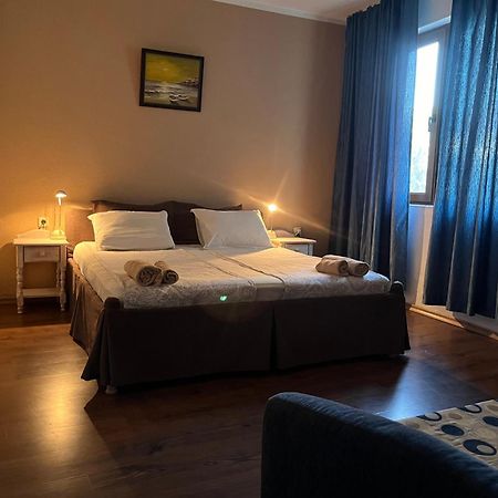 Paunovi Guest House Primorsko Exterior photo
