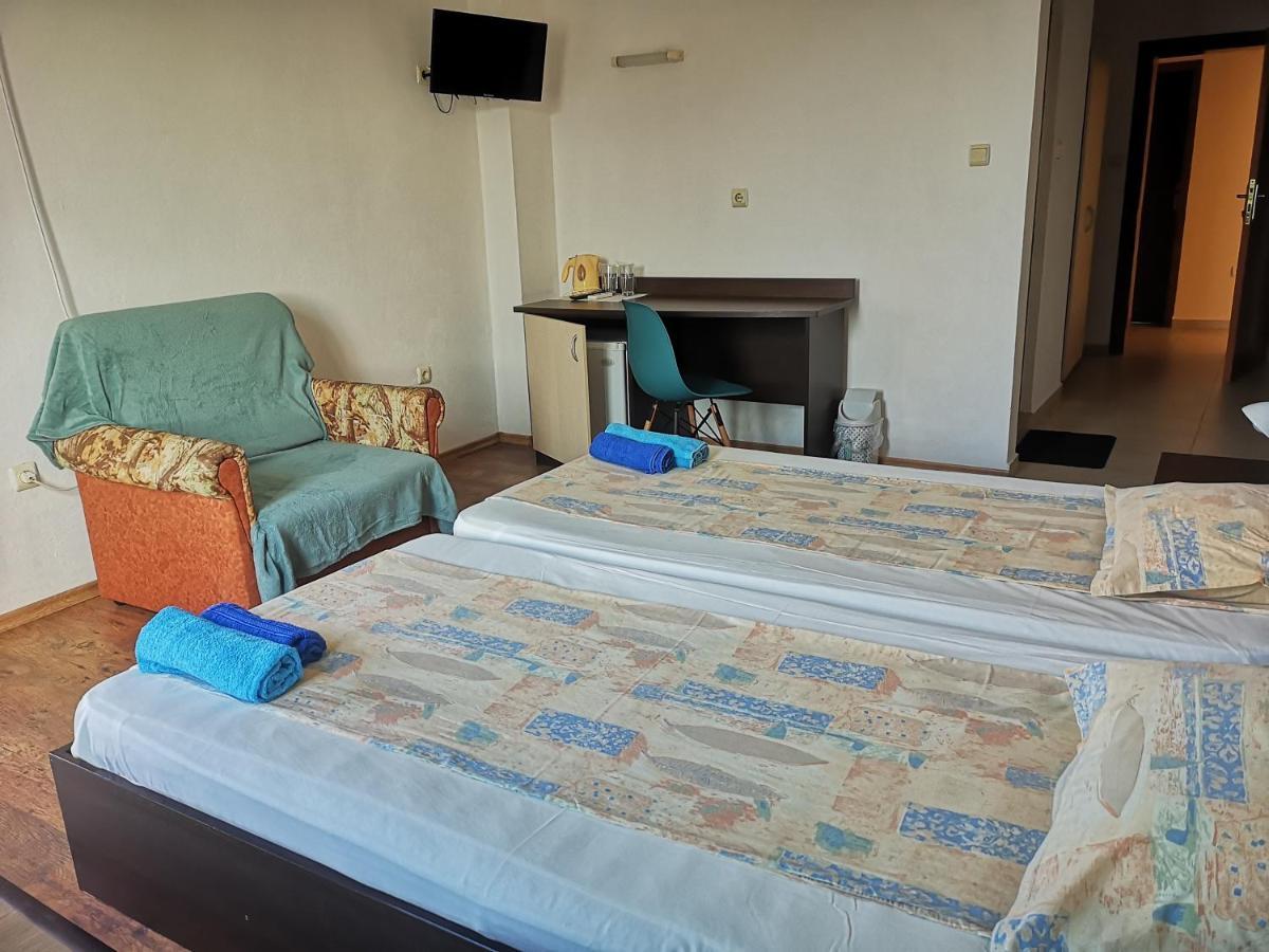 Paunovi Guest House Primorsko Exterior photo