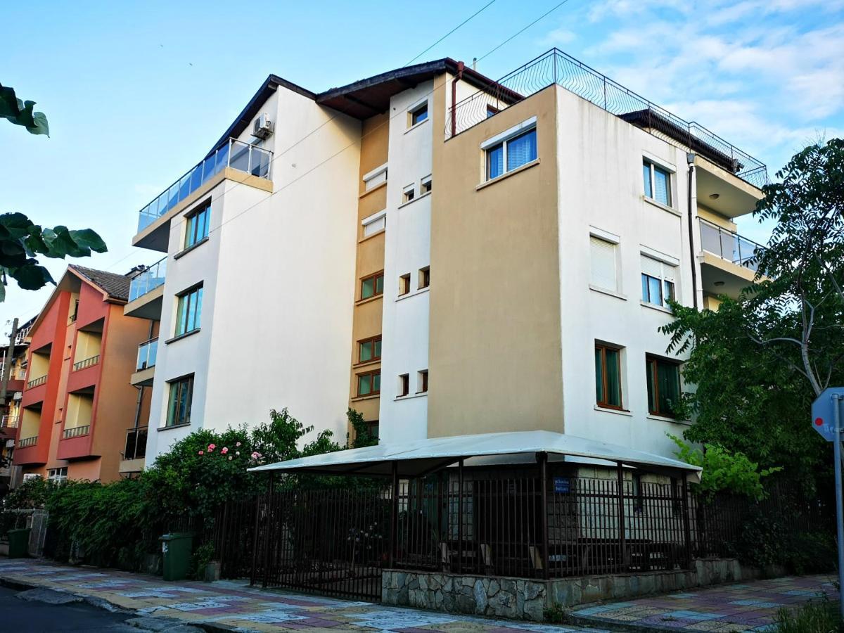 Paunovi Guest House Primorsko Exterior photo
