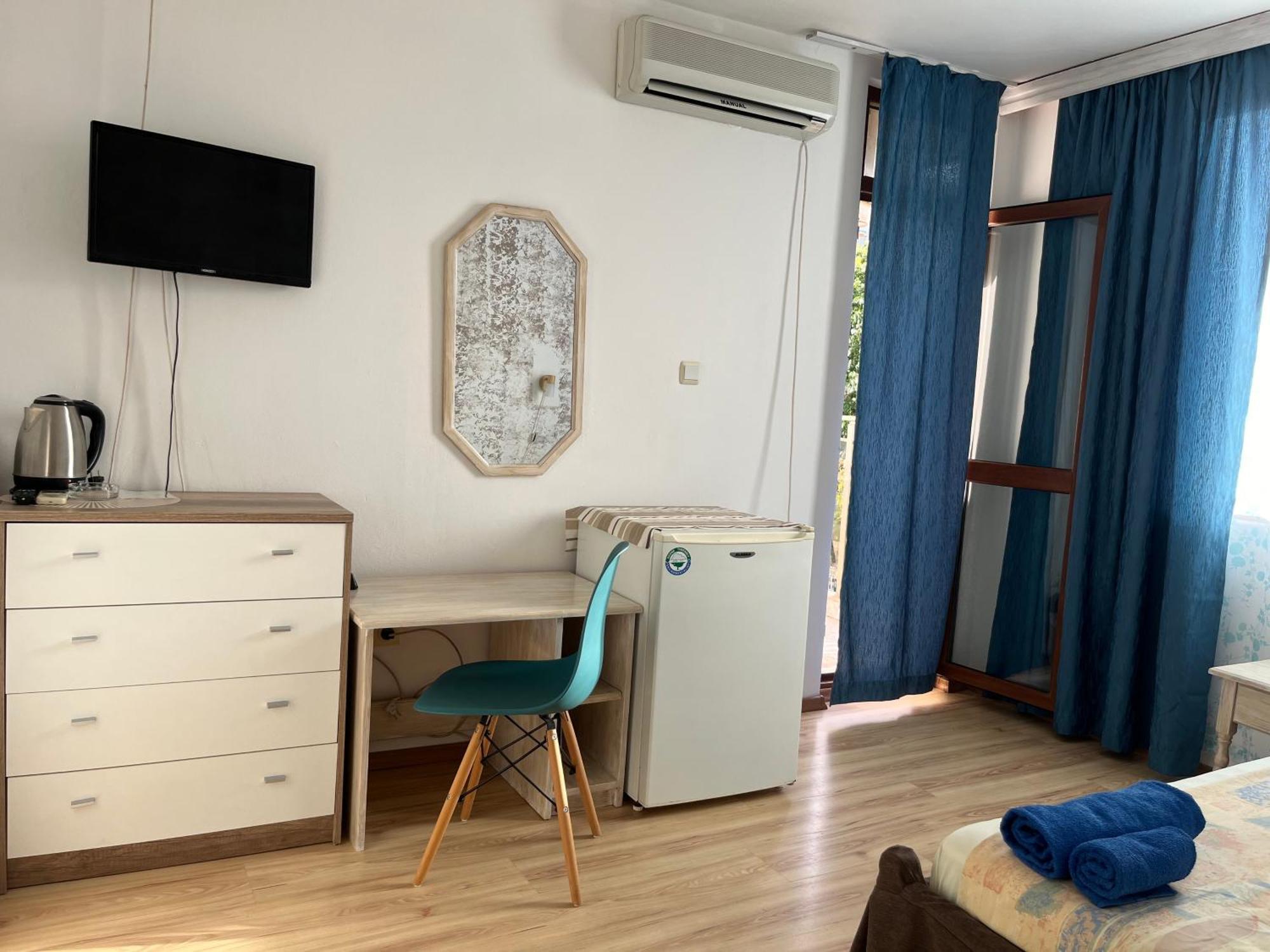 Paunovi Guest House Primorsko Exterior photo