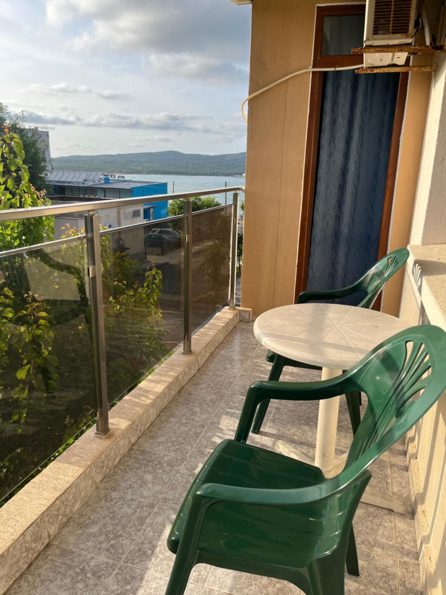 Paunovi Guest House Primorsko Exterior photo